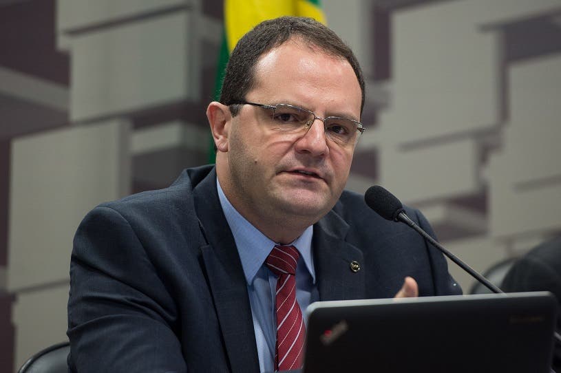 Exministro defiende a Rousseff y afirma maniobras fiscales fueron legales