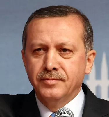 Erdogan denuncia UE apoya al terrorismo