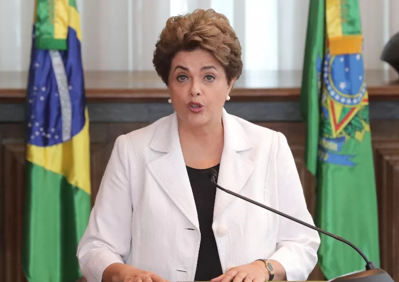 Dilma Rousseff convocaría a elecciones