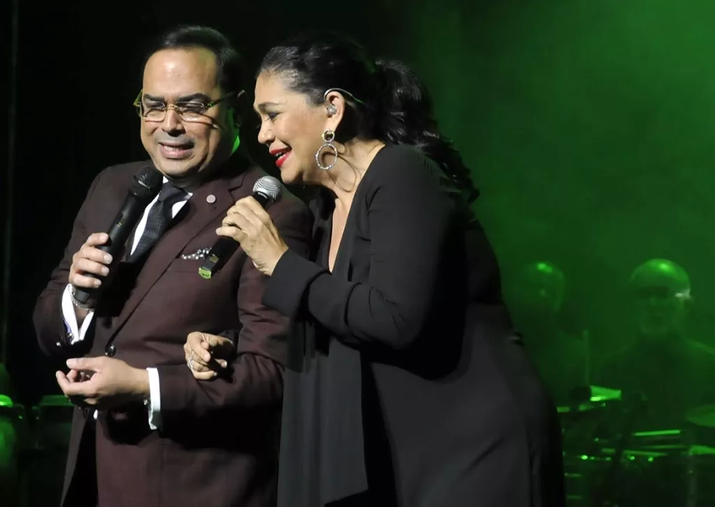 Gilberto Santa Rosa Logra otra vez el aplauso del público