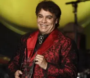 Juan Gabriel es recordado con eventos en ciudad donde inició su carrera