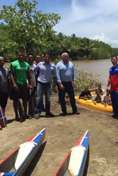 Jaime David y Marcos Díaz visitan a canotaje