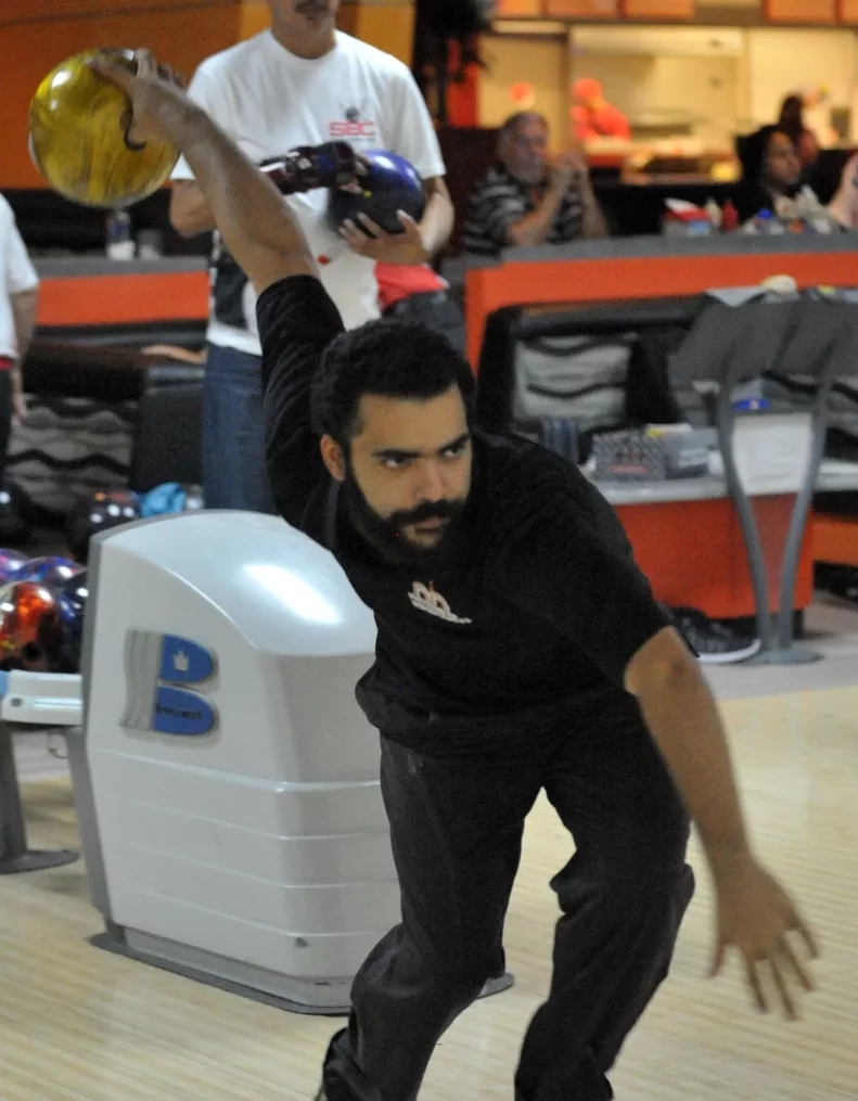 Manuel Fernández, José Pérez y Carlos Guzmán ganan oro en boliche