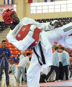 El dominicano Luis Pie pasa a las semifinales sin haber peleado