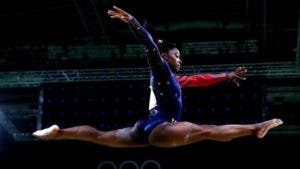 Qué hace tan extraordinaria a Simone Biles, la gimnasta que superó una infancia dura y podría hacer historia en las Olimpiadas de Río 2016