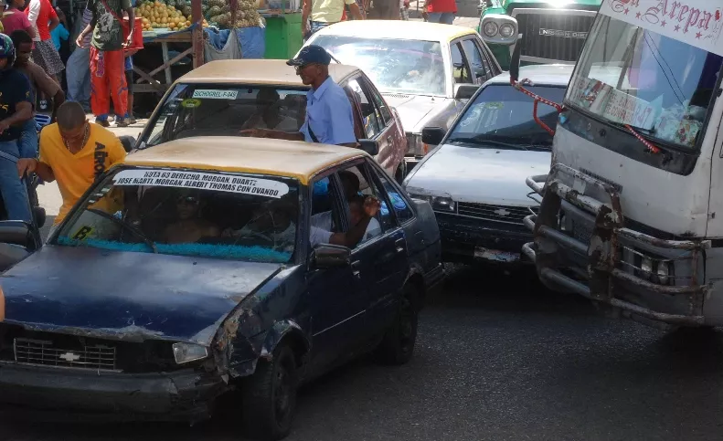 Chofer de transporte público hiere 