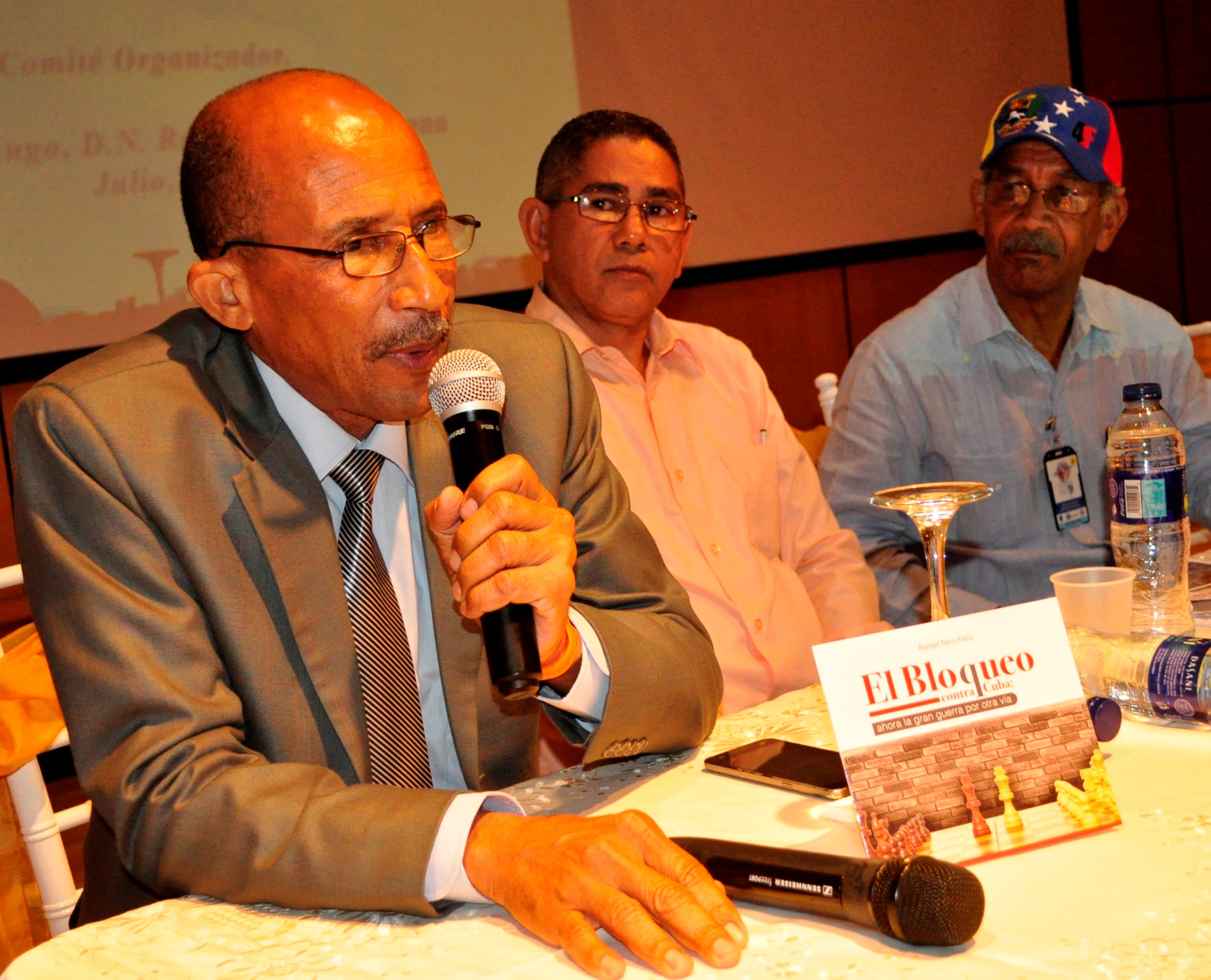 UASD publica obras sobre el bloqueo contra Cuba y el antiimperialismo