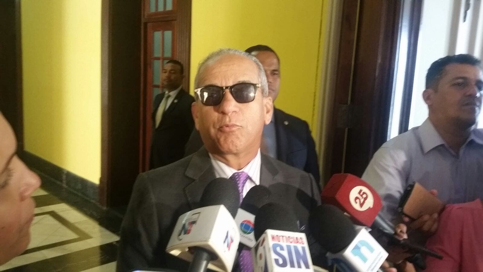 Director del DNI admite hubo descuido esperando entrega de Percival Matos