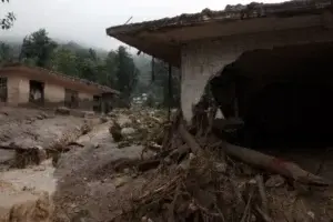 México: 40 muertos por huracán Earl; se forma Javier