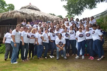 Médicos de la UASD, promoción 1990,  celebran bajo la bendición de la lluvia su 26 aniversario