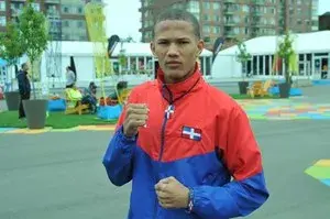 Boxeador dominicano Leonel de los Santos cae ante venezolano Yoel Fino