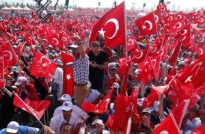 Más de un millón de turcos en el mitin antigolpista convocado por Erdogan