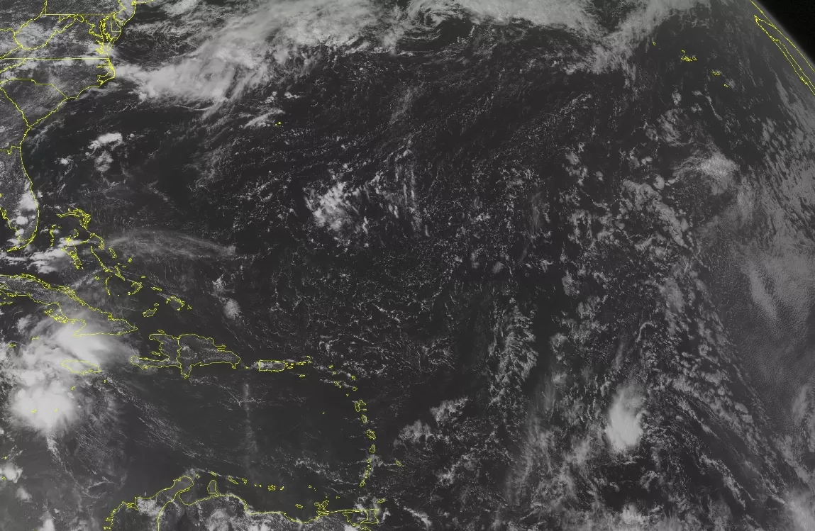 Earl se convierte en huracán y se encamina a Belice y México