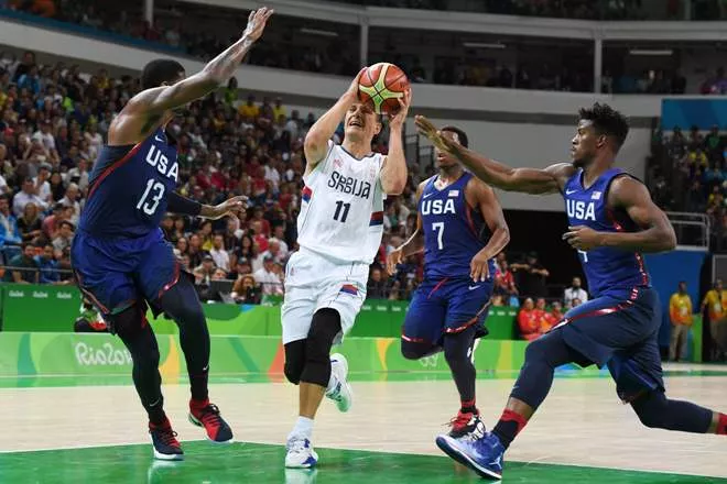 Estados Unidos arrolla a Serbia y logra el oro en baloncesto en Río