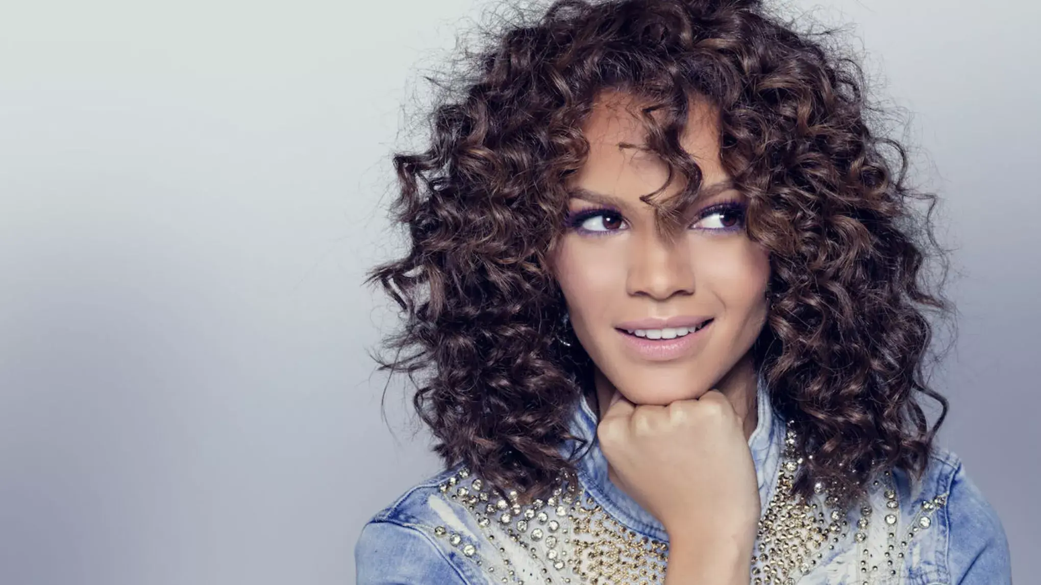 Leslie Grace de gira con Maluma; promociona disco