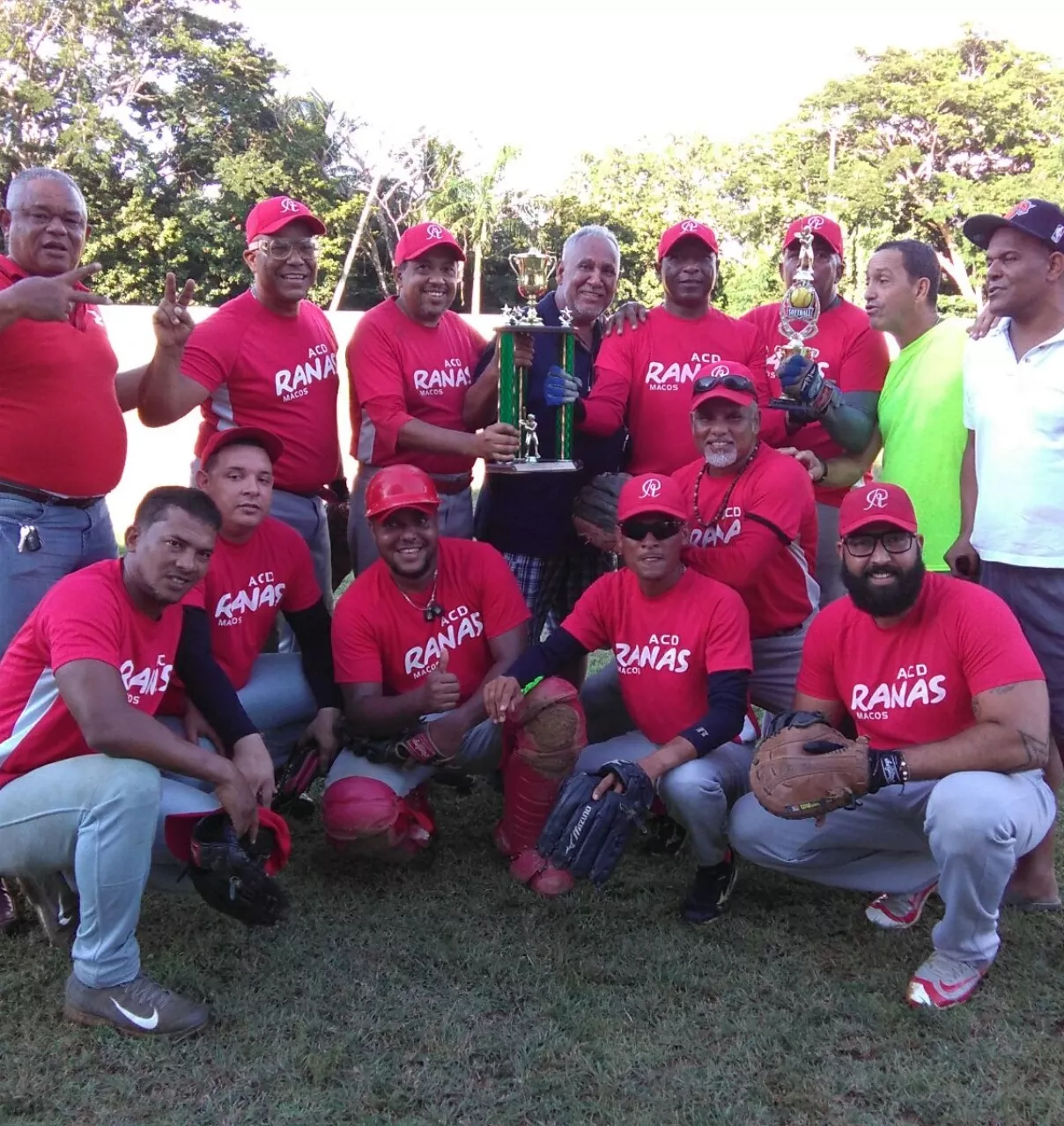 Ranas campeones torneo softbol chata Liga Los Macos de la ACD.