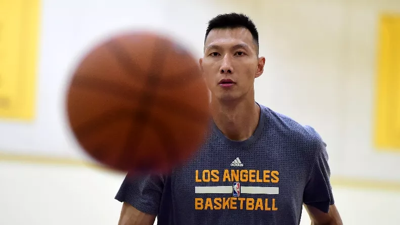 BASKET-US-CHINA-NBA-LAKERS-YI