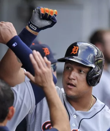 Venezolano Miguel Cabrera alcanza los 300 HR. con Tigres