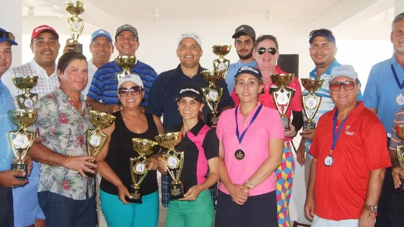 Tomás Hernández y Ariel Mora ganan torneo de golf