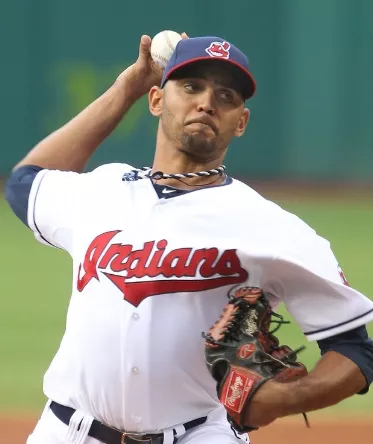 Salazar podría unirse a  Indios en los playoffs