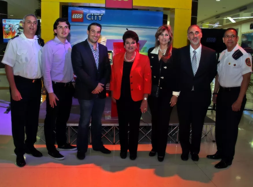 La Novia de Villa inaugura camión Lego