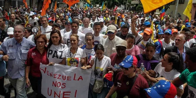 Un 59 % de venezolanos cree que referendo revocatorio no se realizará en 2016