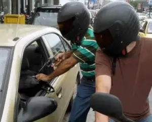 “Gatilleros” motorizados ejecutan a tres comerciantes