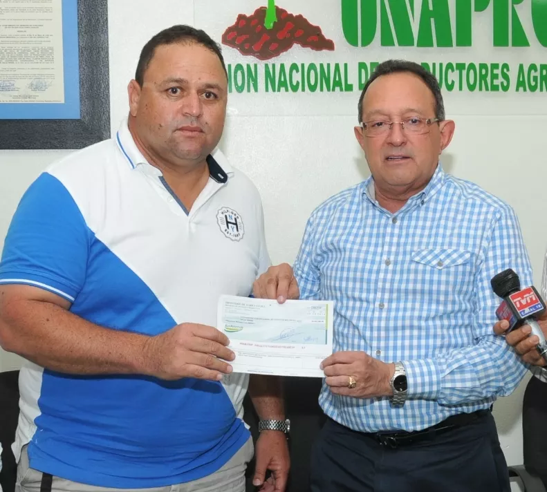 Agricultura paga deuda a productores de Constanza