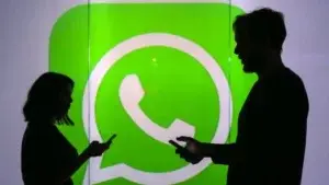 El truco para que los demás no oigan los mensajes de voz que te envían por Whatsapp