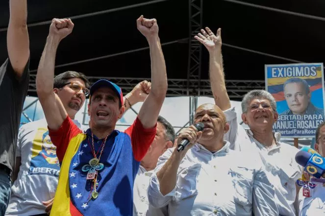 Oposición venezolana anuncia nuevas protestas al término de multitudinaria manifestación