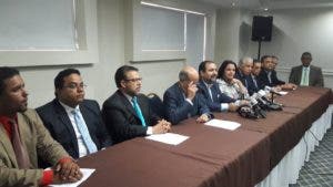 Partidos de oposición anuncian que se retiran del diálogo político