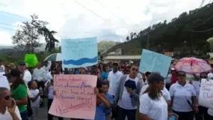 Organizaciones comunitarias piden al Gobierno parar destrucción del río Tireo