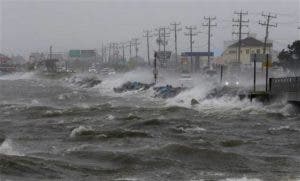 Hermine deja dos muertos, arruina días de playa en este EEUU