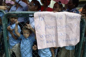 Protestan por terminación de Escuela Luisa Blanca de Monte Plata