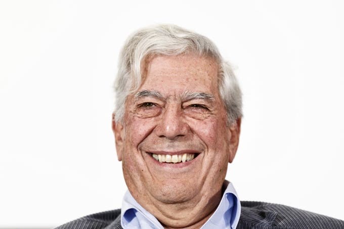 República Dominicana premia a Vargas Llosa en medio de polémica