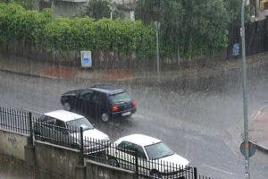 Meteorología prevé temperaturas calurosas y chubascos para hoy