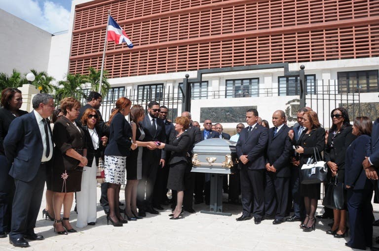 Diputados rinden honores a excongresista Ramón Agramonte