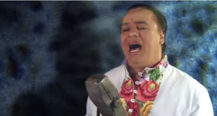 Publican “Si quieres”, el video póstumo de Juan Gabriel