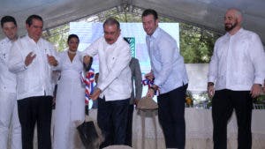 Danilo Medina da primer palazo para construcción proyecto Le Parc Beach Front Juan Dolio