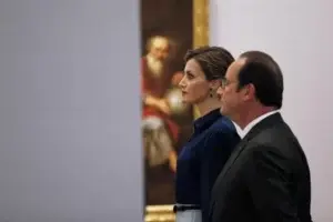 La Reina Letizia y Hollande abren en París el Congreso Mundial del Cáncer