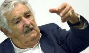 Mujica: “Político debe vivir igual que mayoría”