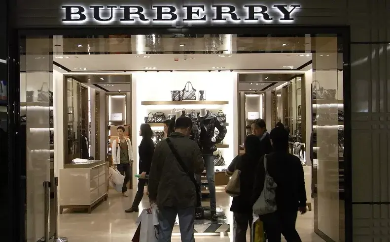 Burberry con buenos beneficios