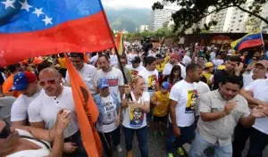 Oposición de Venezuela marcha y toma las calles para presionar por referendo