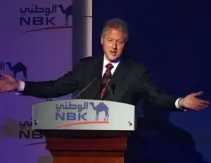 Bill Clinton pudo forzar donantes