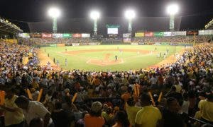 Águilas ganan y frenan racha de los Toros