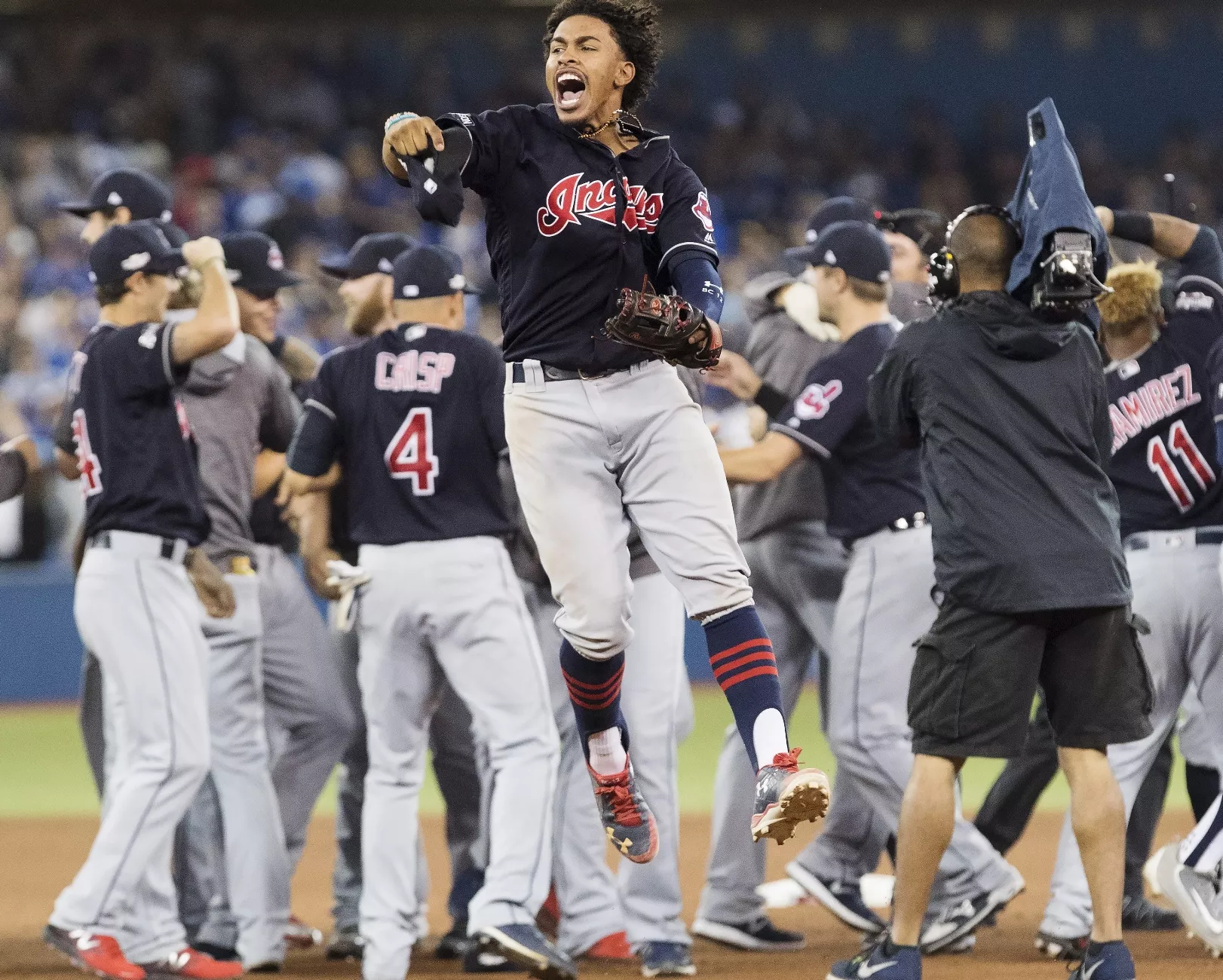 Indios eliminan Toronto; avanzan a Serie Mundial