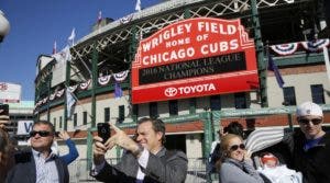 Wrigley Field recibe primera Serie Mundial en 71 años