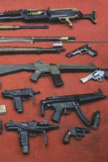 Autoridades encuentran más armas de contrabando