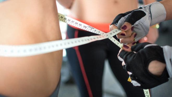 Aeróbicos vs. pesas: ¿qué tipo de entrenamiento es mejor para perder grasa?