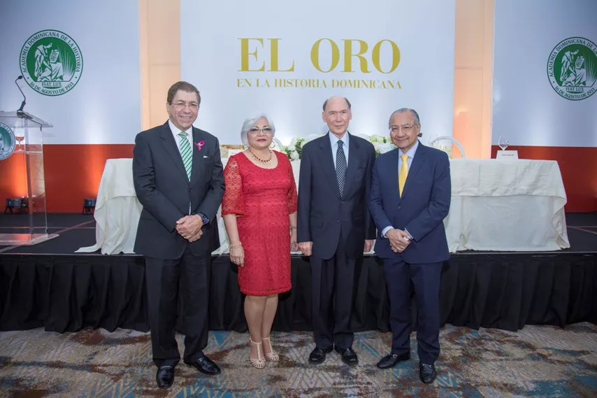 Presentan libro 